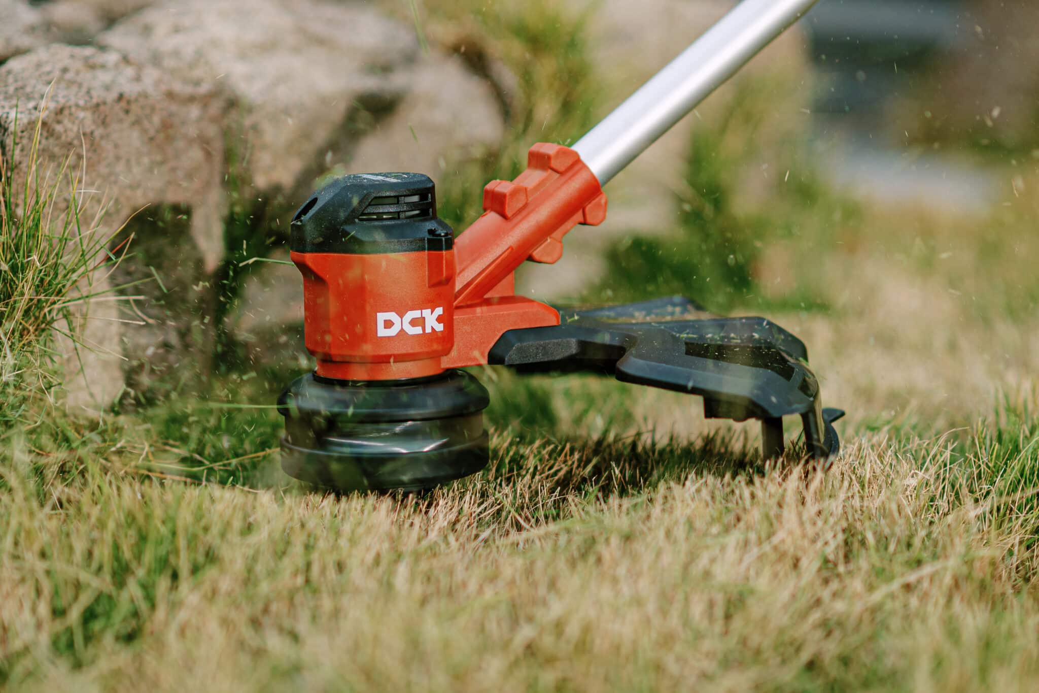 DCK 20V 15" Græstrimmer inkl. Batteri & Lader